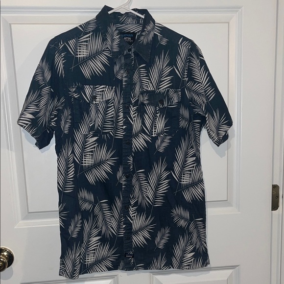 jonathan martin Other - Jonathan Martin Hawaiian shirt - Size Small